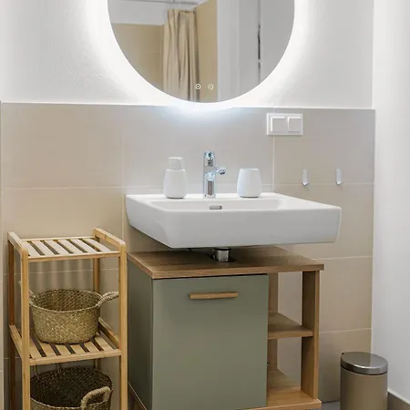 Ideal Fuer Geschaeftsreisende Und Wochenendgaeste * Wiener Neustadt