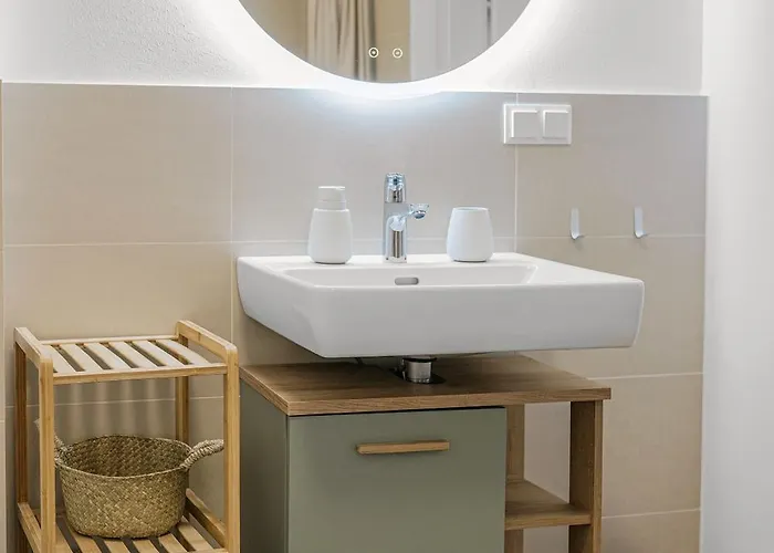 Ideal Fuer Geschaeftsreisende Und Wochenendgaeste * Wiener Neustadt